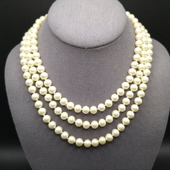 Vintage Glass Pearl Necklace, 54 In, Wedding Necklace, No Clasp, Hand Knotted - Picture 6 of 8